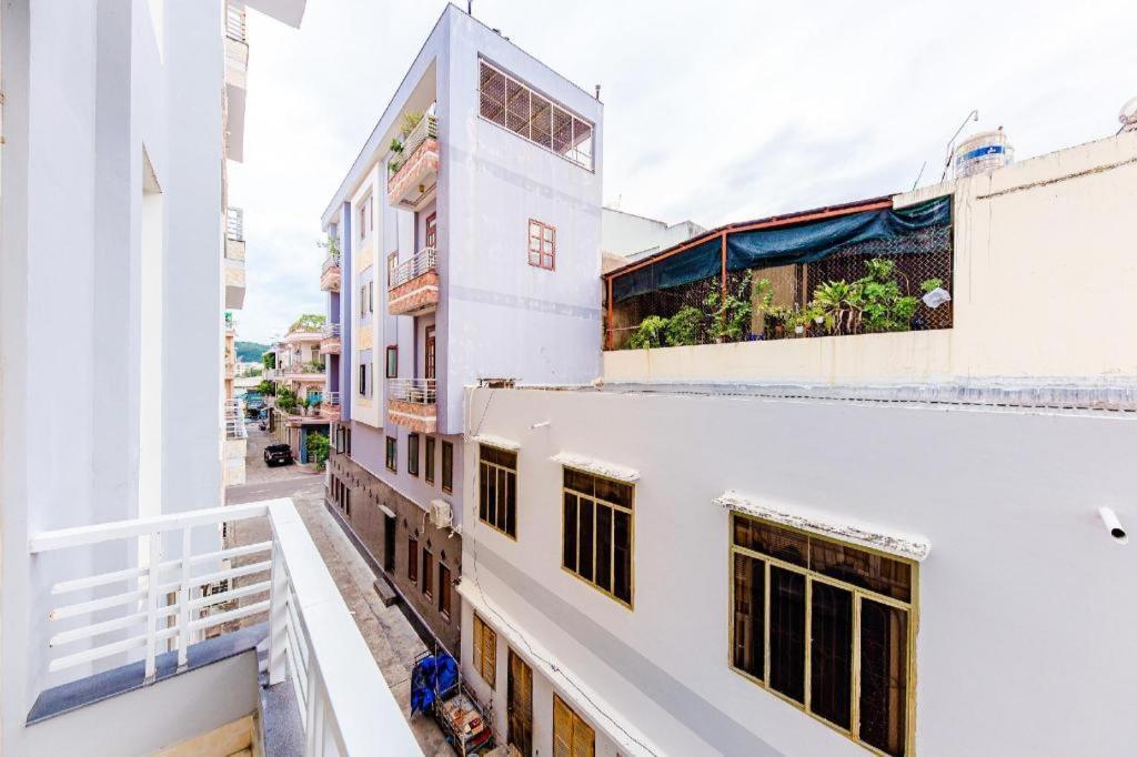 Hotel Oyo 587 Trang Long à Nha Trang Extérieur photo