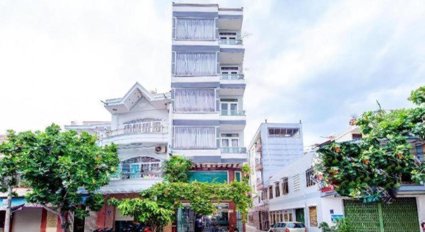 Hotel Oyo 587 Trang Long à Nha Trang Extérieur photo